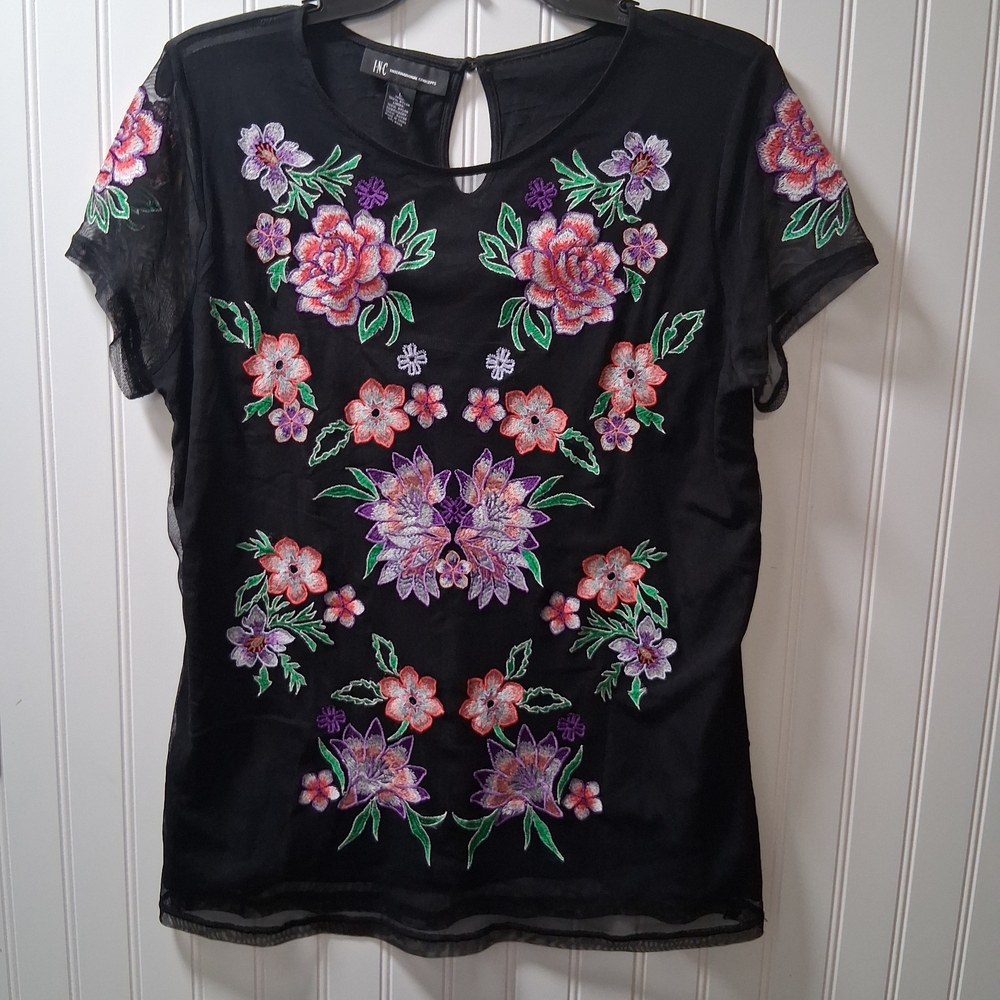 Floral Embroidered Black Top - Picture 14 of 16